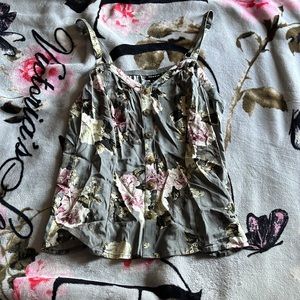 Torrid Gray Floral Print Button Down Tank in Size 00